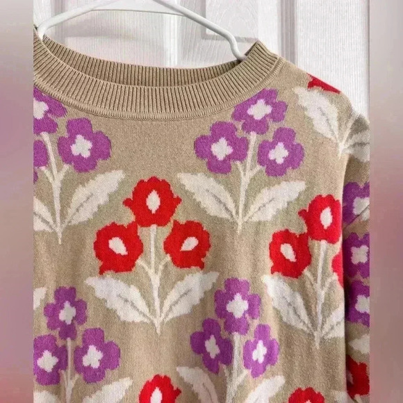 Ann Taylor Floral Graphic Quarter Sleeve Knit Top - Petite Large - Picture 5 of 10